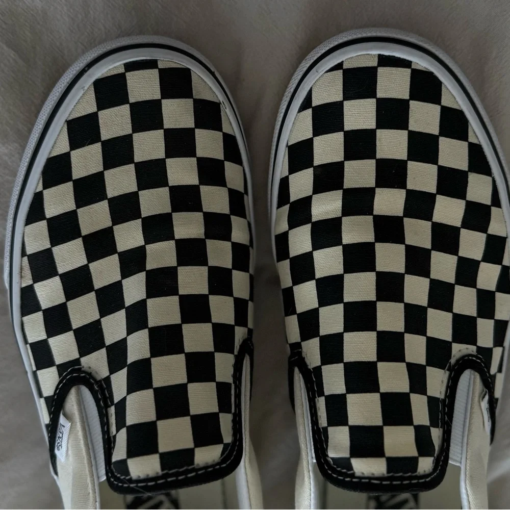 Vans Checkerboard Slip-On Sneakers - Black & White Men's 9.5 Women's 11 - Picture 3 of 6